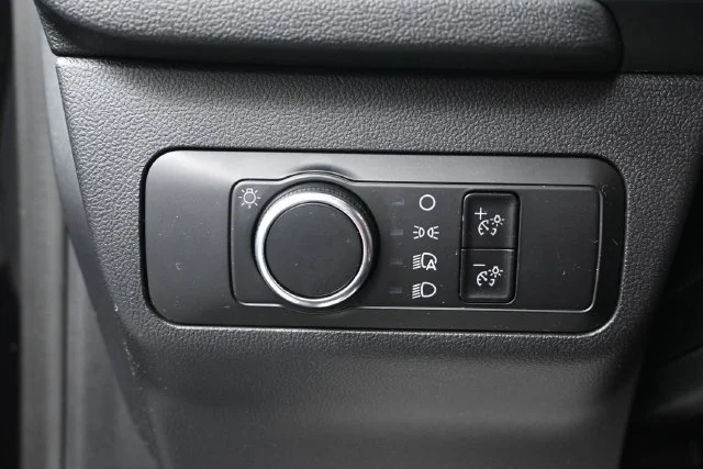 Used 2025 Agate Black Metal Ford ST-Line image 13