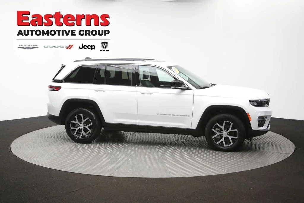 Used 2025 White Jeep Limited image 49