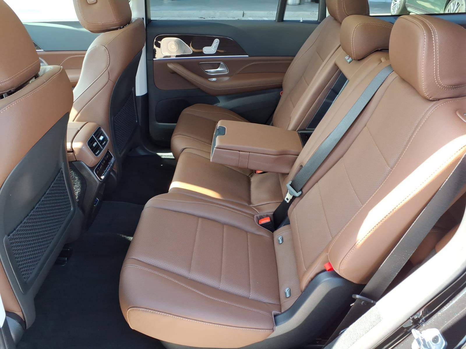 New 2026 Obsidian Black Metallic Mercedes-Benz 450 image 17