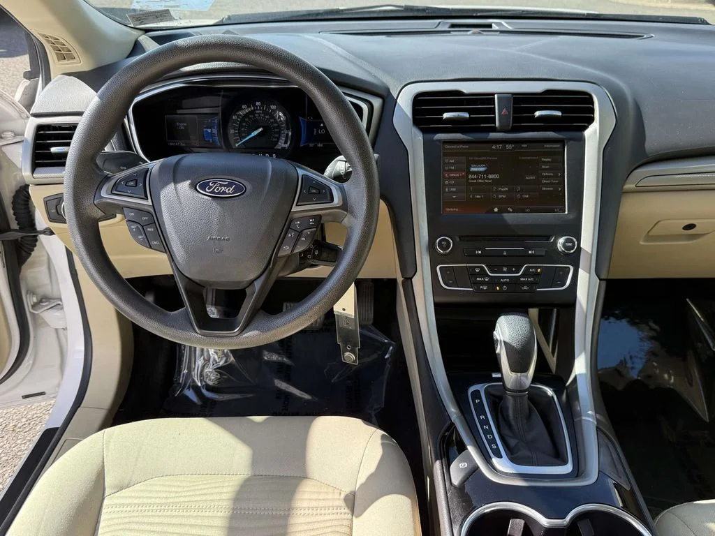 Used 2016 White Ford SE image 15