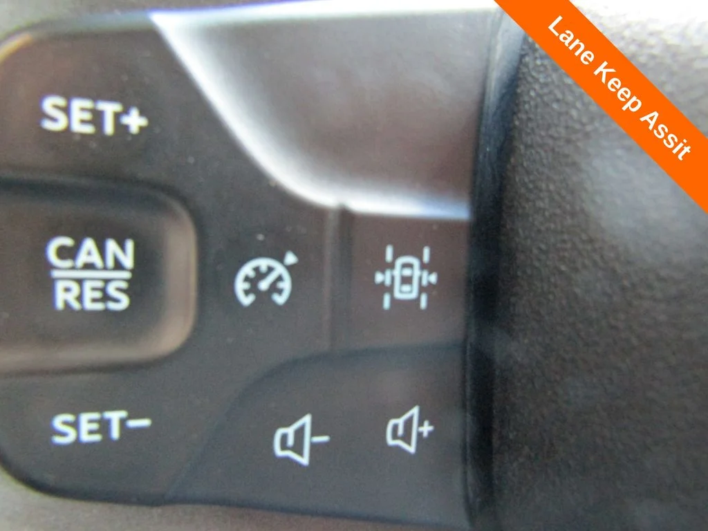 Used 2023 Red Ford Wildtrak image 7