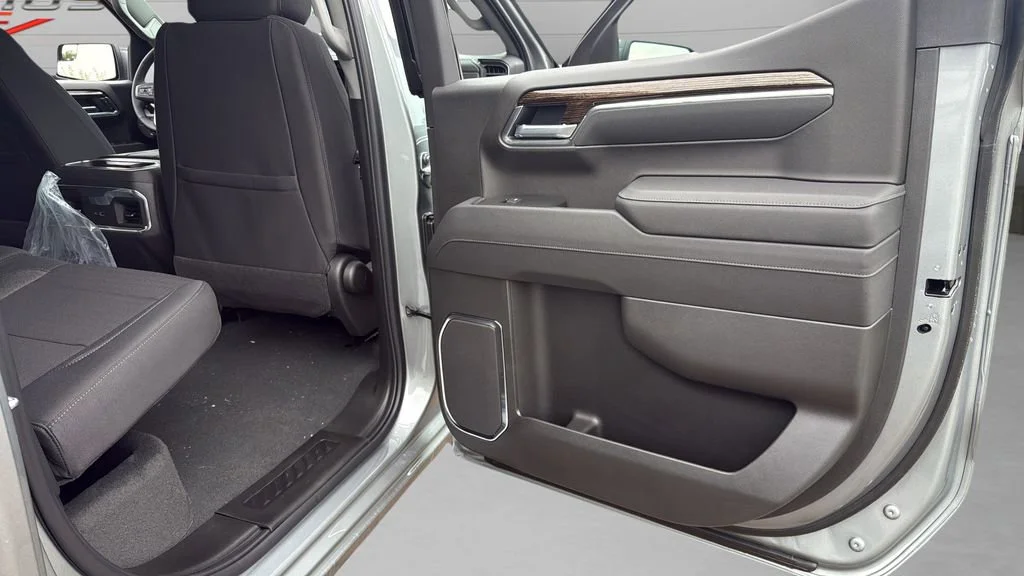 New 2026 Sterling Metallic GMC Elevation image 13