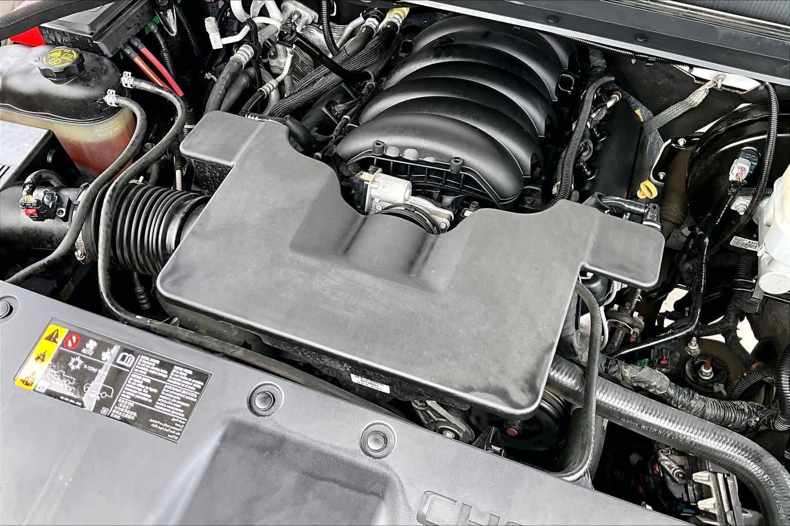 Used 2019 Iridescent Pearl Tricoat Chevrolet LT image 32