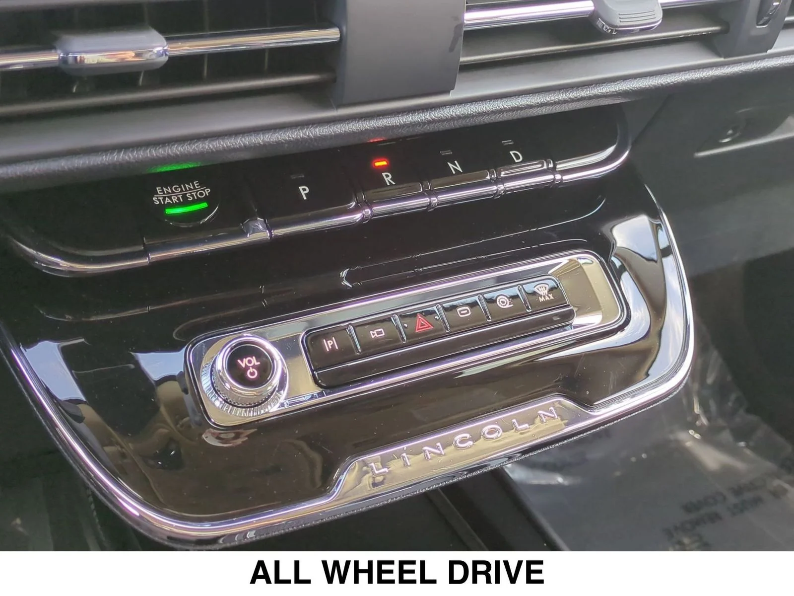 Used 2025 White Lincoln Grand Touring image 19