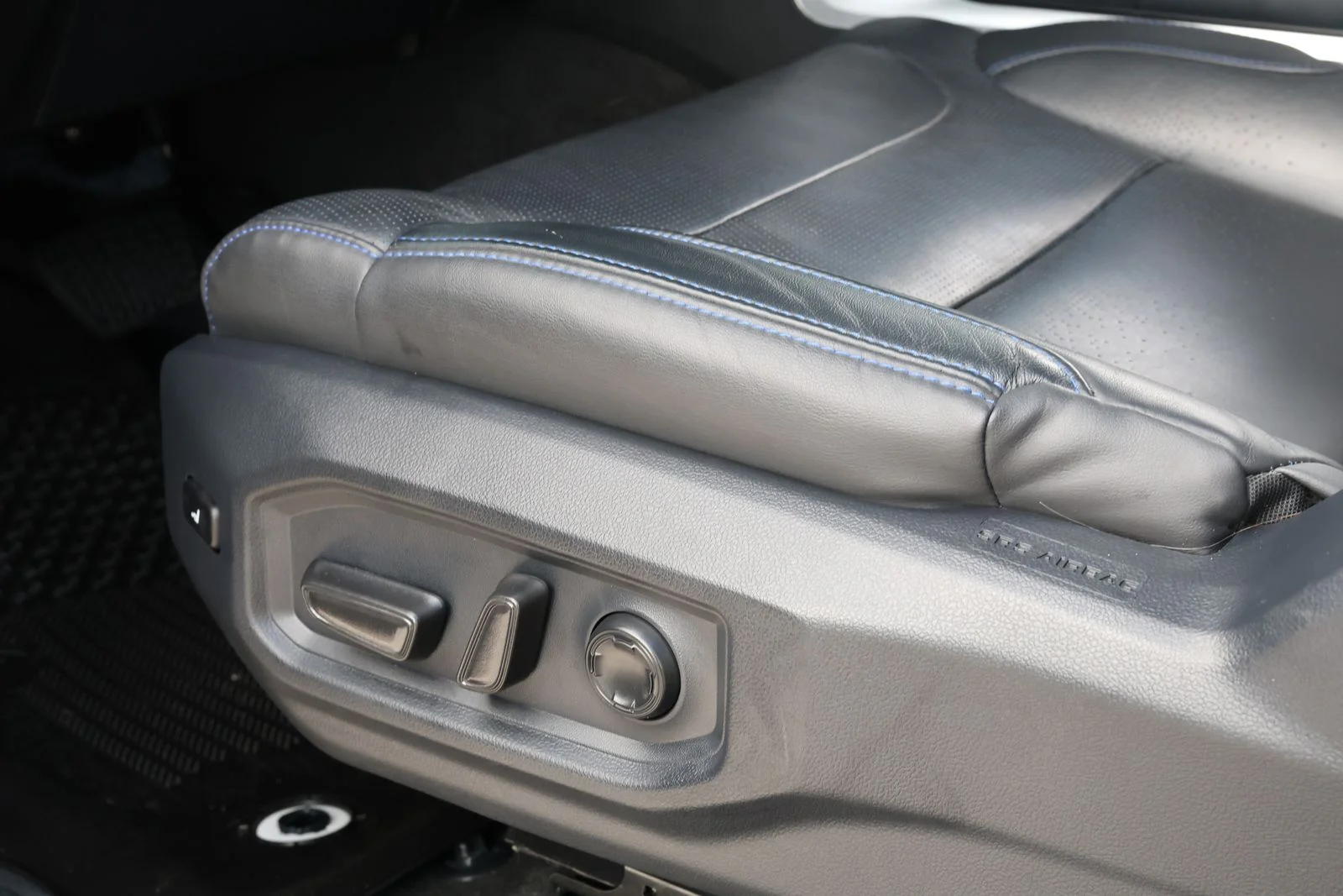 Used 2023  Toyota Platinum image 33