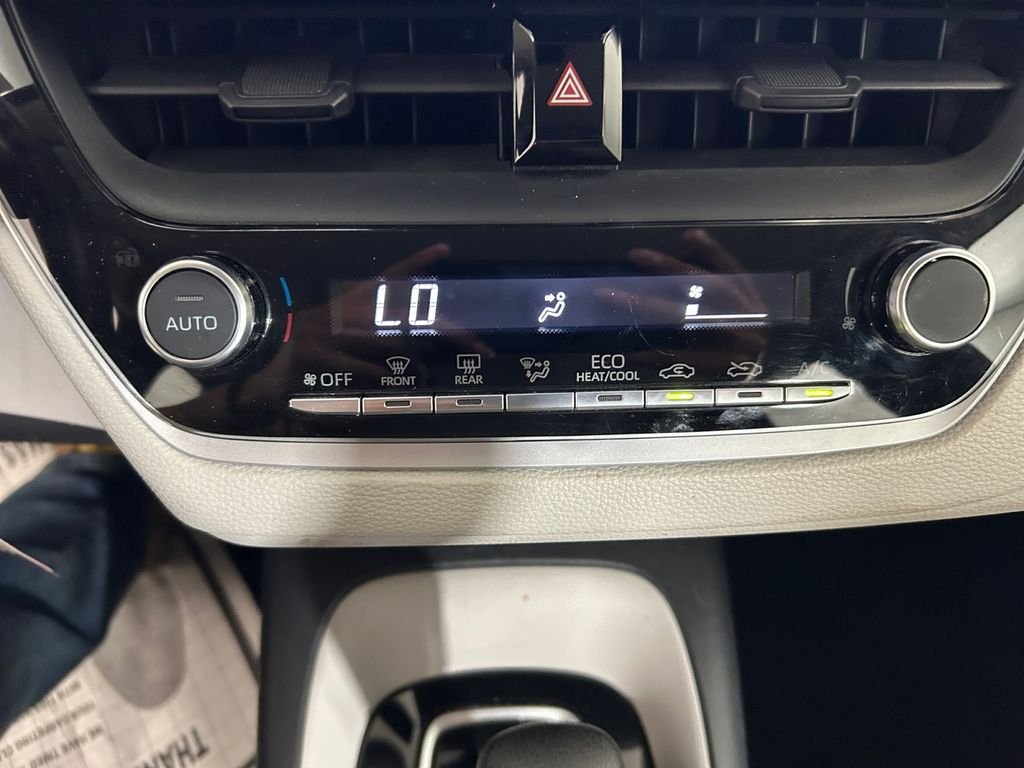 Used 2023 White Toyota LE image 30