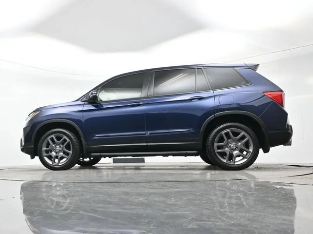 Used 2023 Blue Honda EX-L image 29