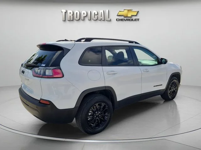 Used 2023 White Jeep Altitude Lux image 5