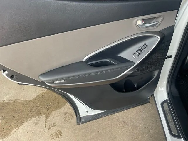 Used 2018 White Hyundai 2.4 Base image 25
