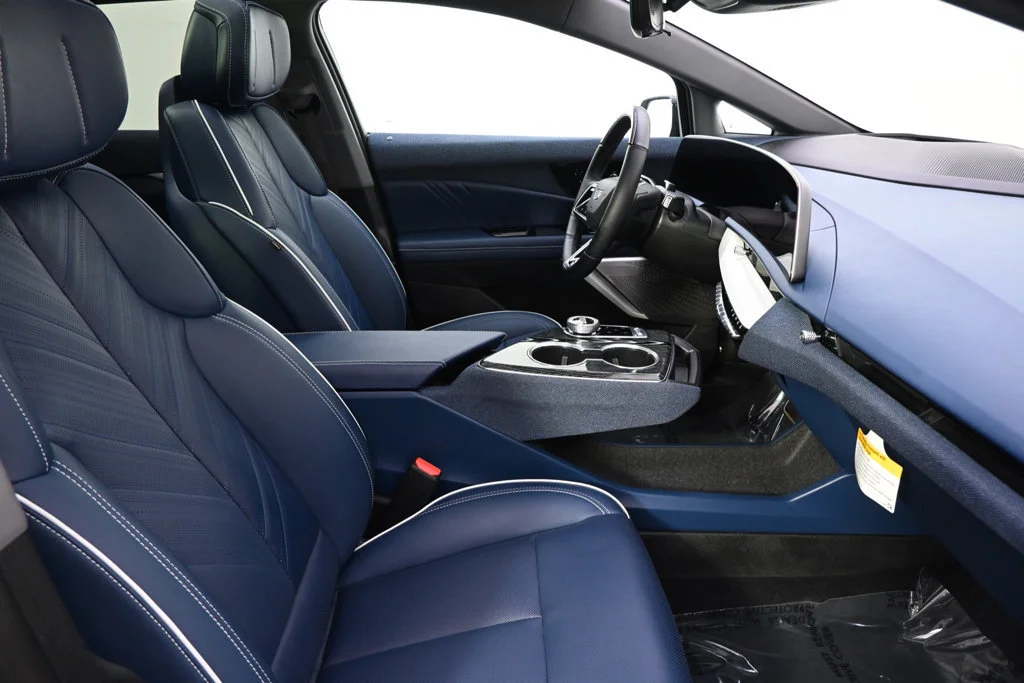 2026 Cadillac OPTIQ Premium Luxury - Photo 16