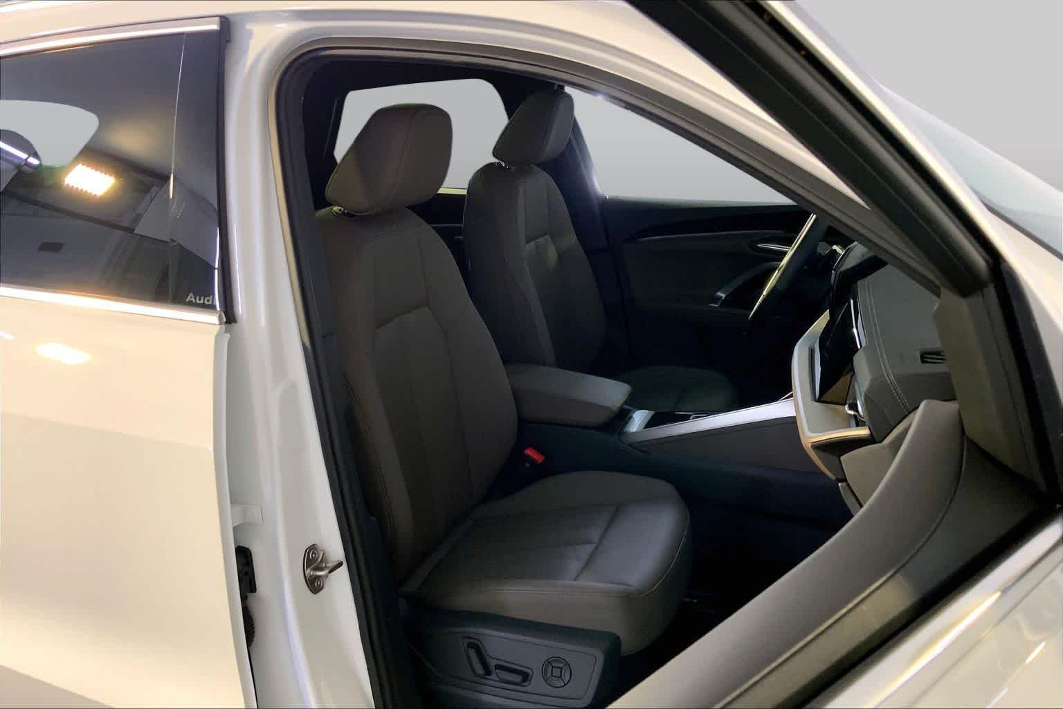 Used 2025 Arkona White Audi Premium image 8