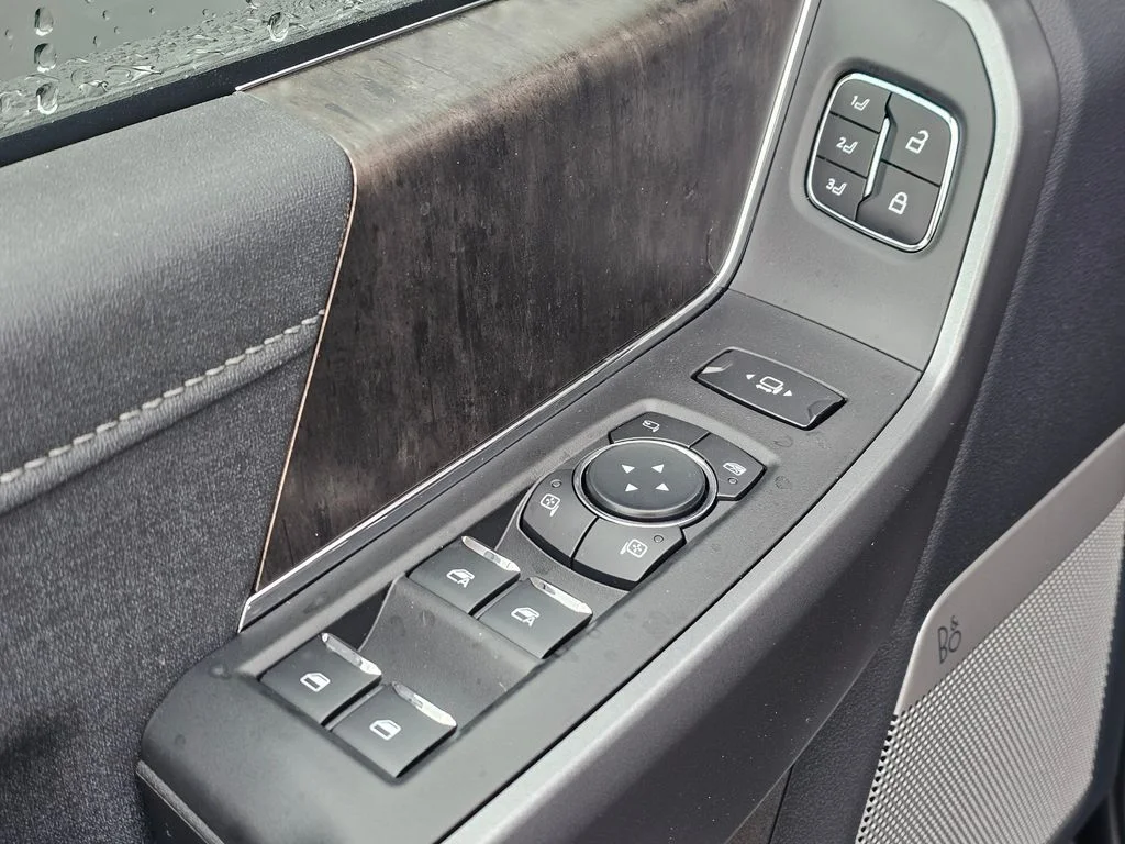 New 2026 Agate Black Metallic Ford F-250® Lariat® image 22