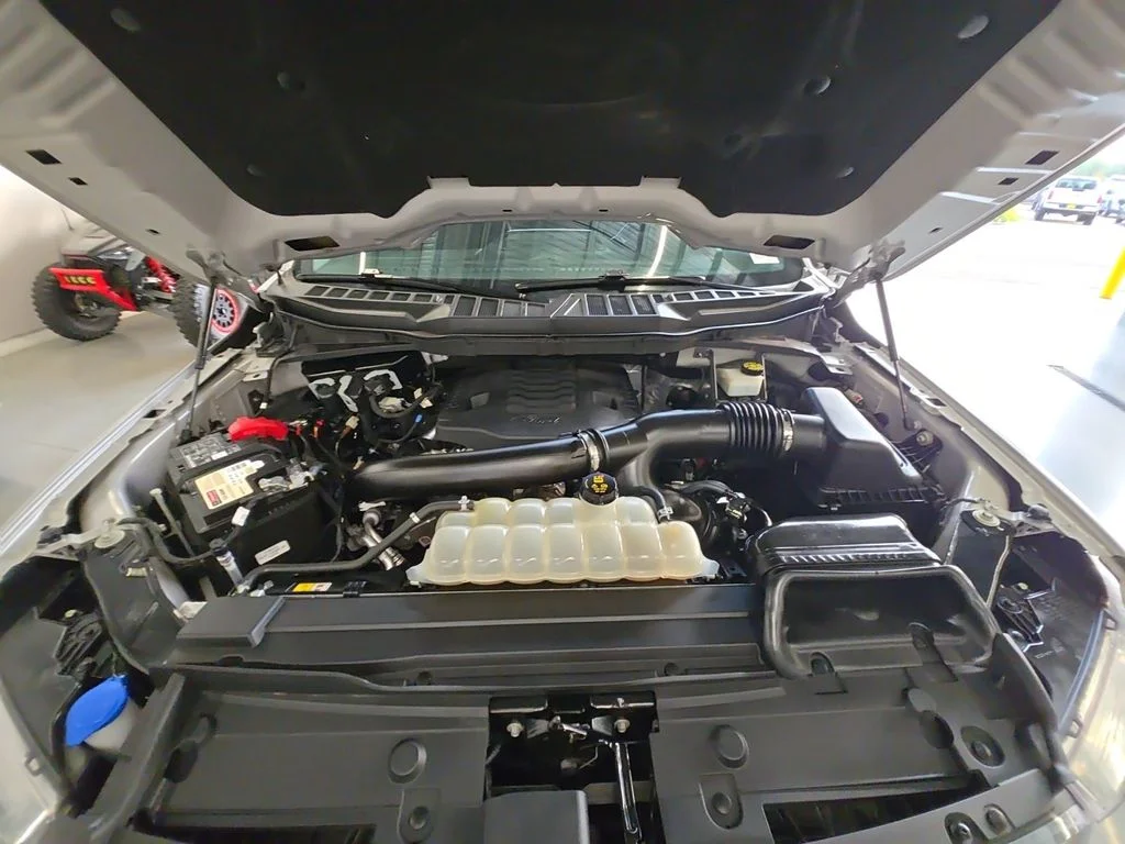 Used 2021 Silver Ford XLT image 24