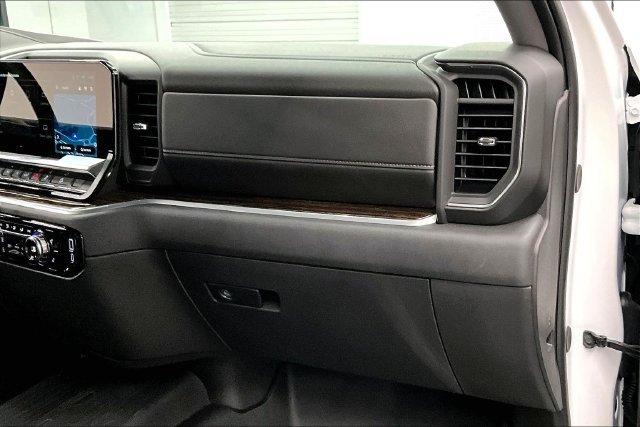 Used 2026 Summit White GMC SLE image 19