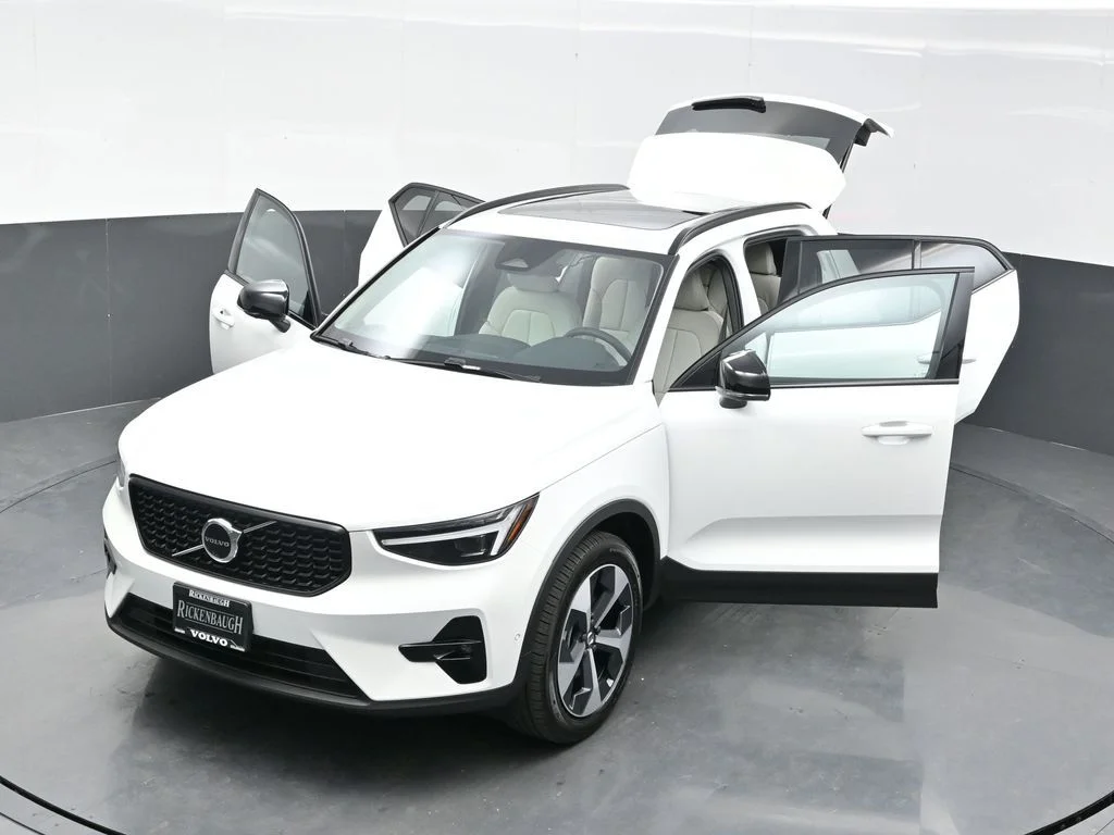 2026 Volvo XC40 Plus - Photo 26