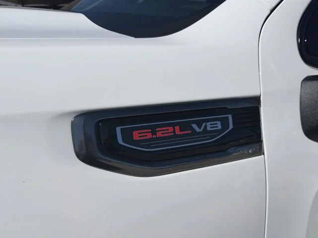 New 2026 White GMC AT4 image 3