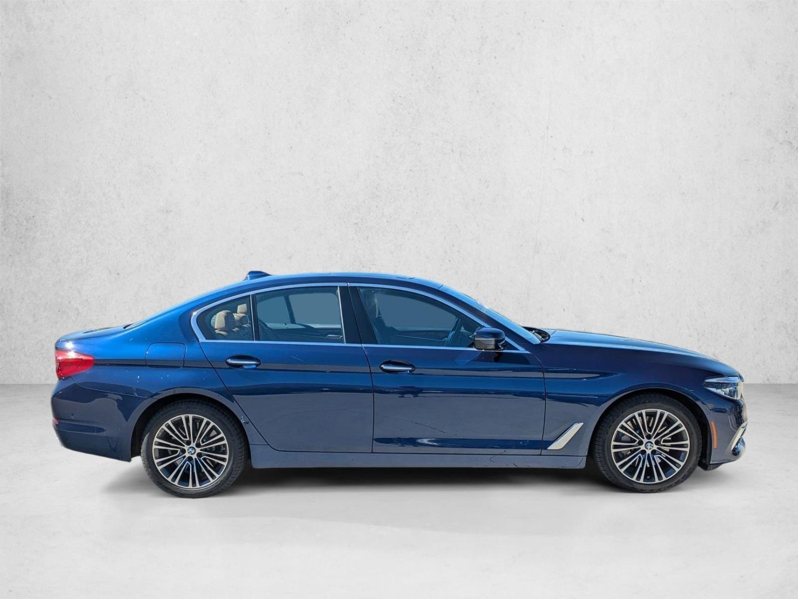 Used 2017 Mediterranean Blue Metallic BMW 540i xDrive image 4