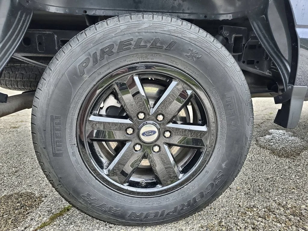 Used 2023 Blue Ford XLT image 34