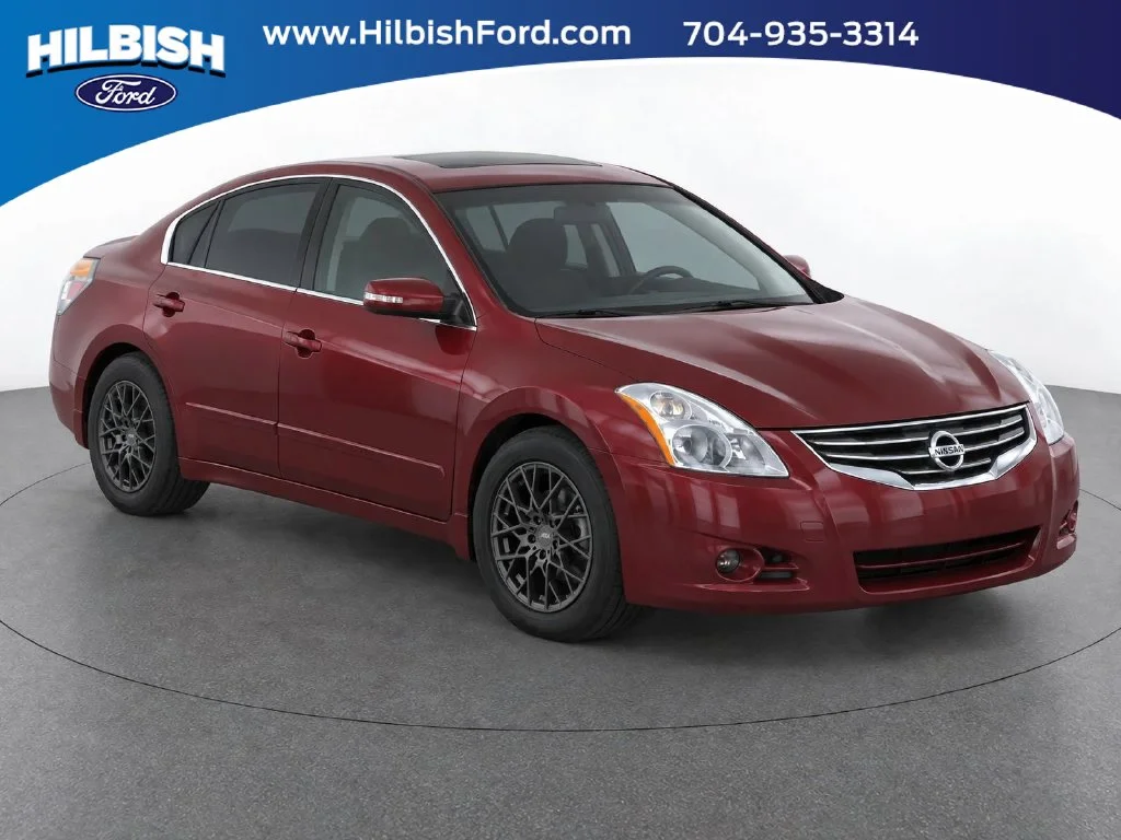 Used 2012 Red Nissan 2.5 SL image 1