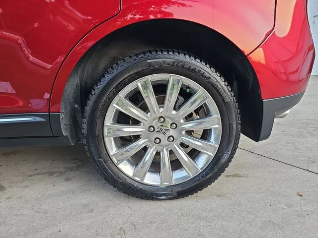 Used 2015 Red Lincoln Base image 31