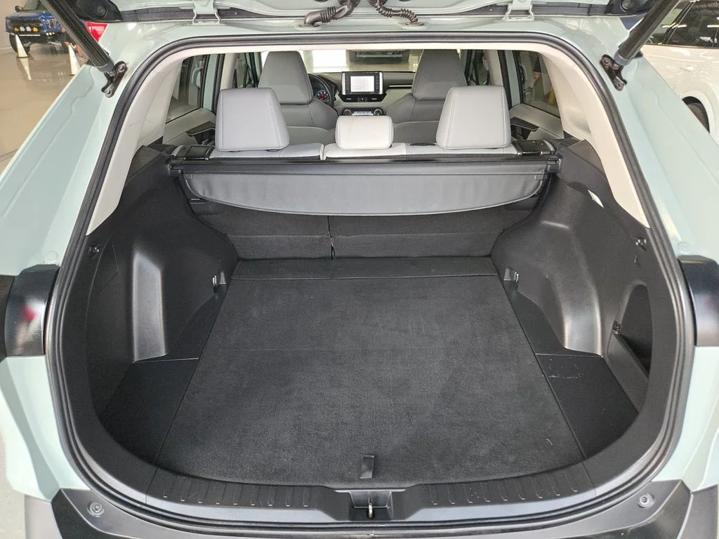 Used 2022 Gray Toyota XLE Premium image 23