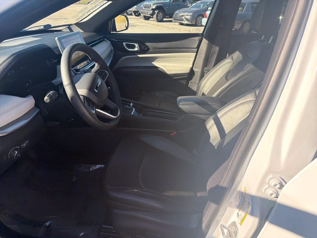 Used 2025 White Jeep Limited image 13