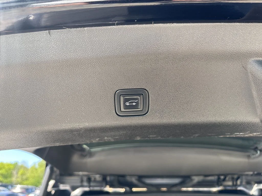 Used 2021 Black GMC Denali image 31