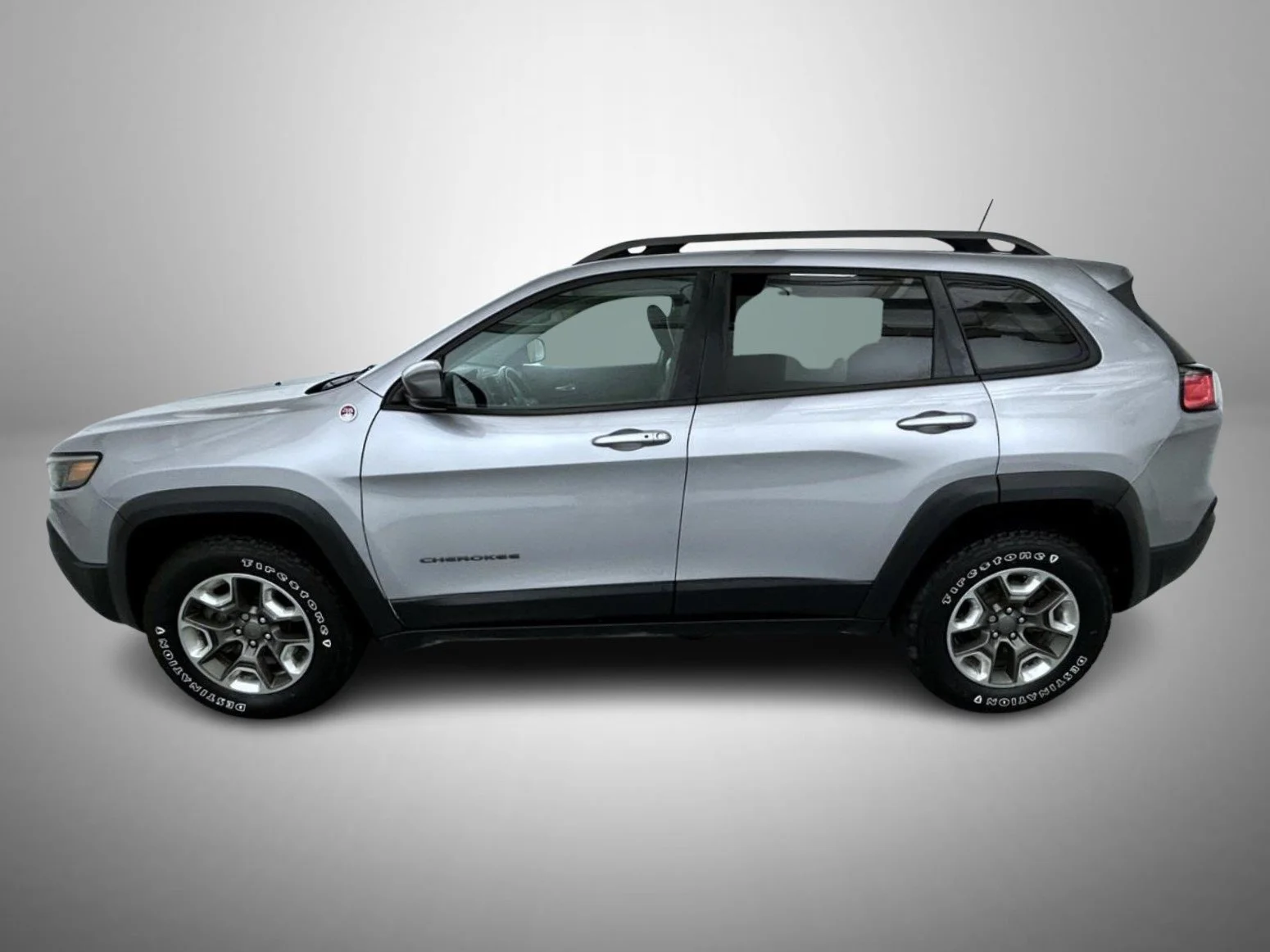 Used 2019 Silver Jeep Trailhawk image 8