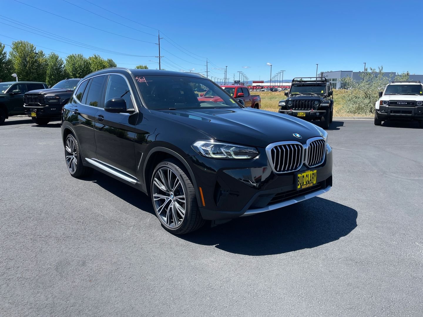 2023 BMW X3 sDrive30i's photo