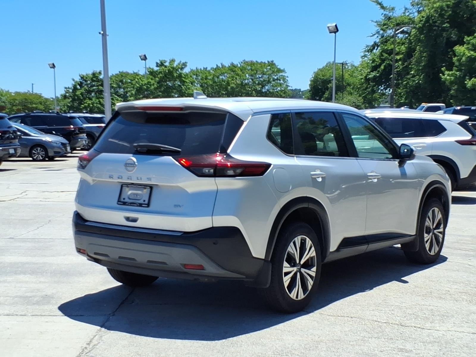Used 2022 Brilliant Silver Metallic Nissan SV image 7