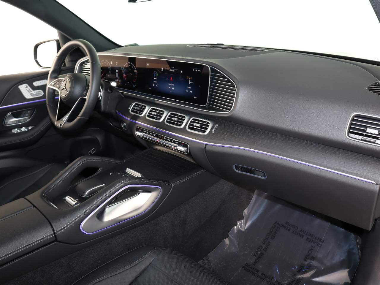 Used 2025 Grey Mercedes-Benz GLE 580 4MATIC® image 16