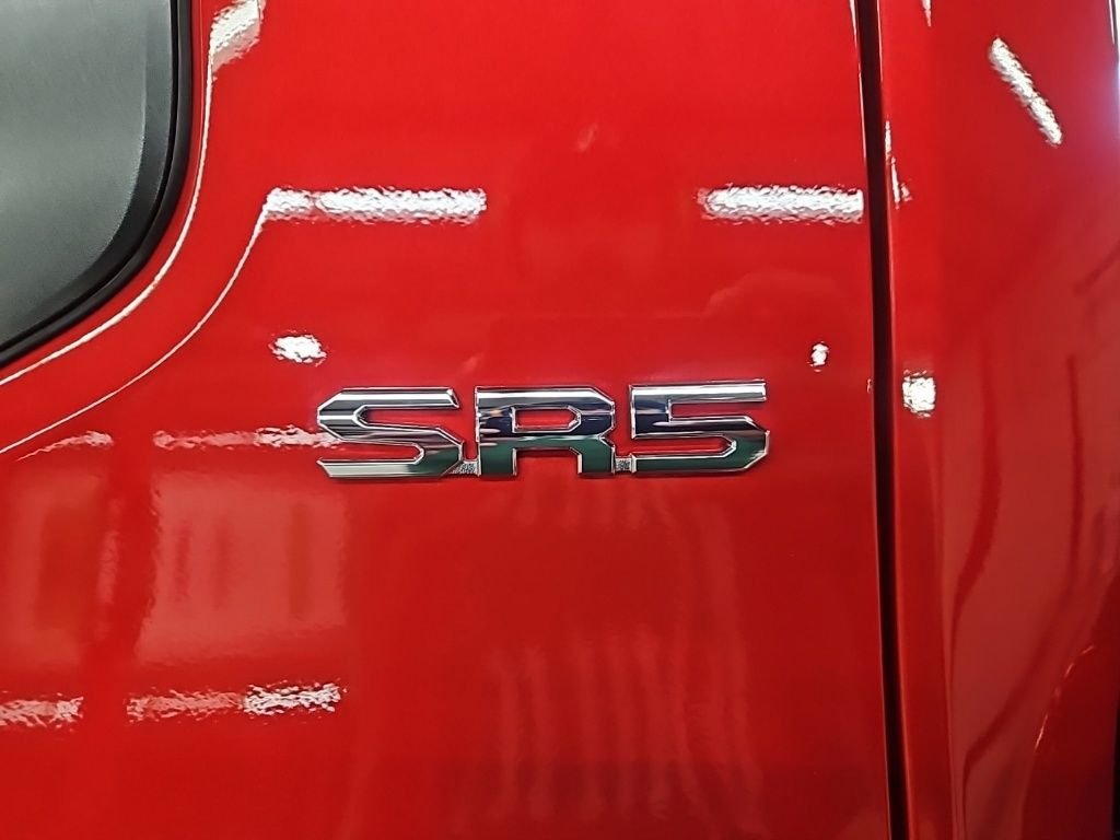 2025 Toyota Tacoma SR5 - Photo 31