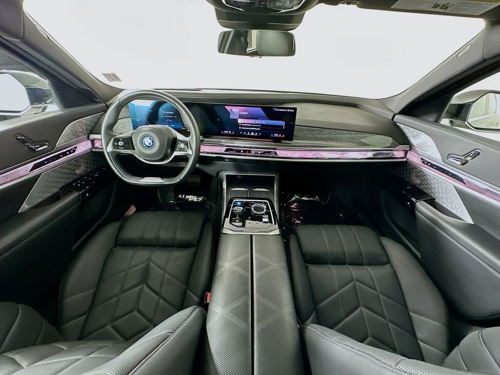 Used 2023 Black Sapphire Metallic BMW xDrive60 image 27