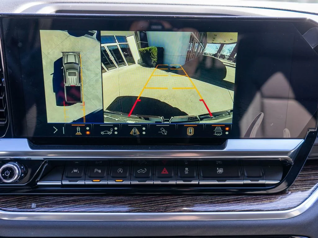 New 2026 Summit White GMC Elevation image 25