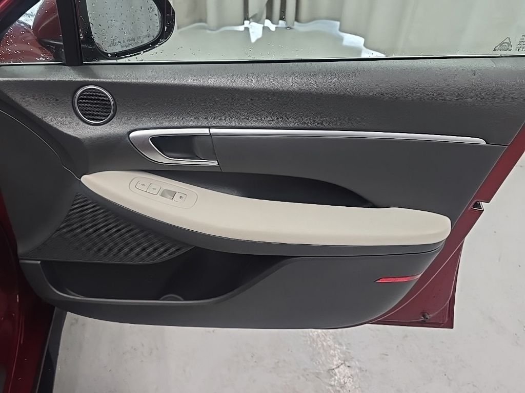 Certified Used 2025 Red Hyundai SEL image 24