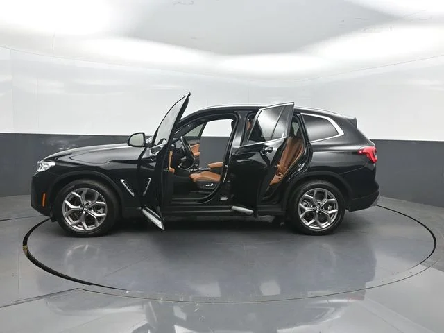 Used 2023 Black BMW xDrive30i image 35