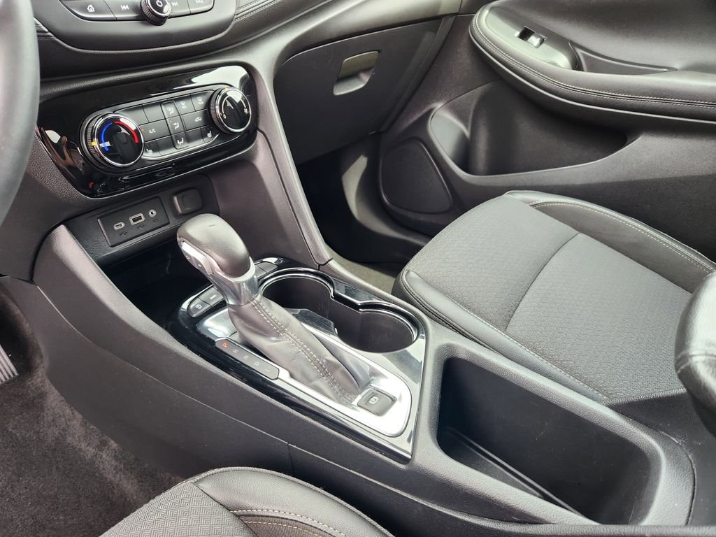 Used 2022 Gray Buick Preferred image 16