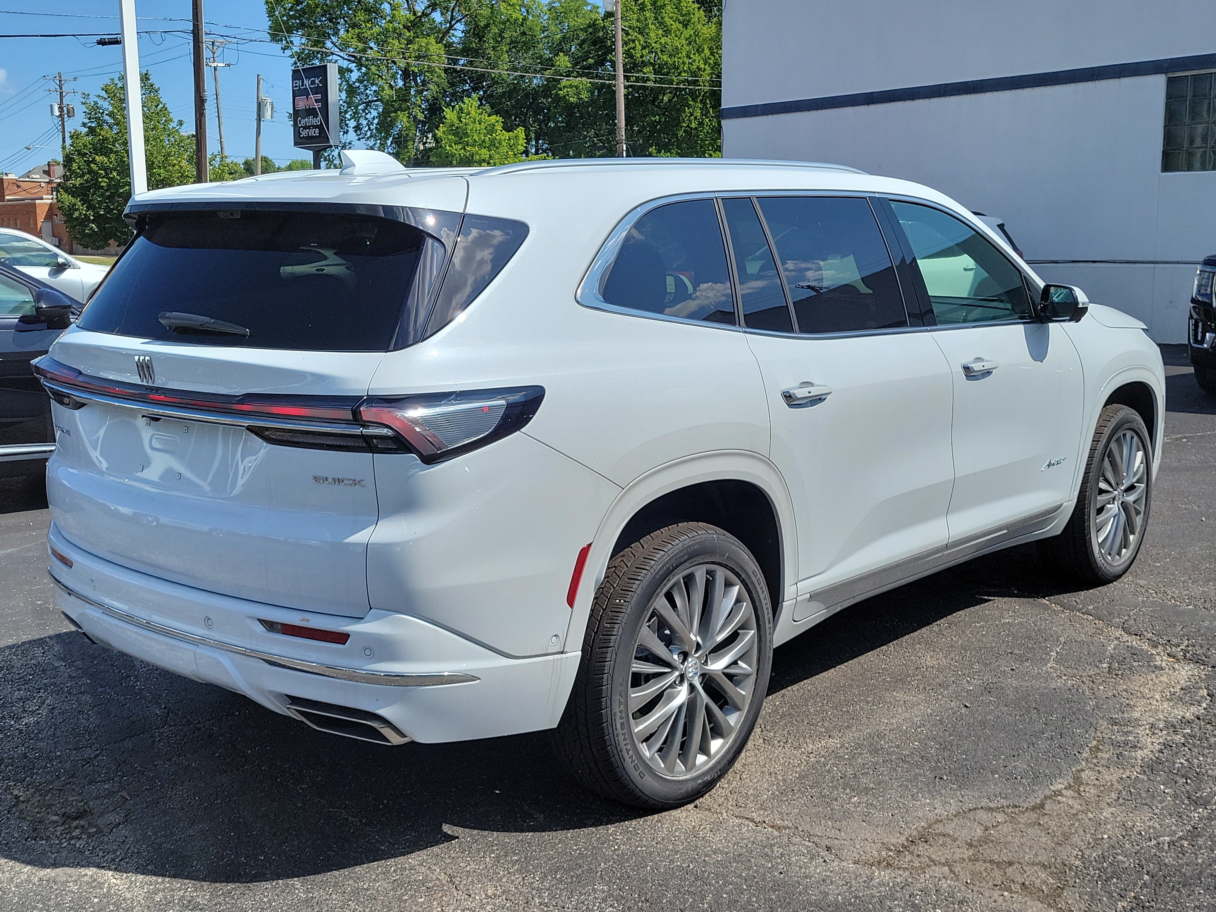 2026 Buick Enclave Avenir - Photo 4
