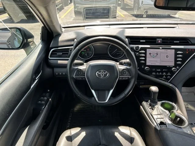 Used 2018 Gray Toyota XLE image 25