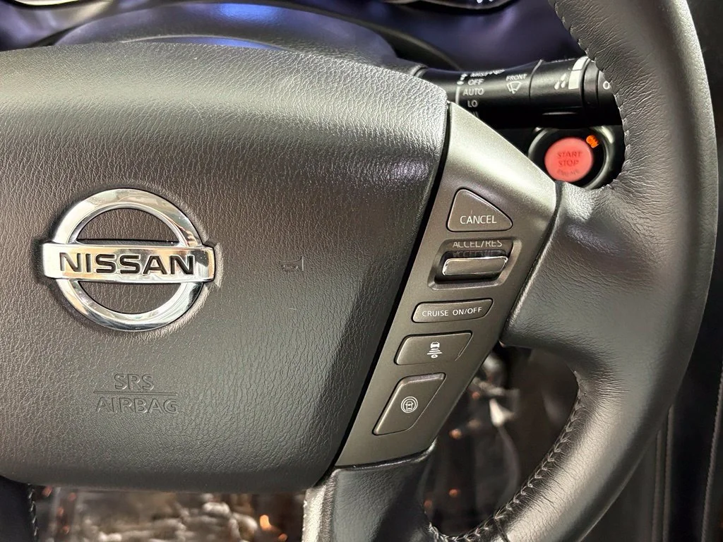 Used 2020 Gray Nissan SL 4WD image 39
