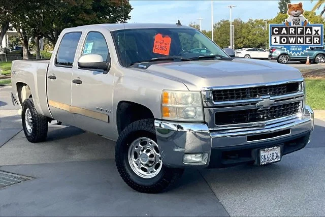 Used 2007 Silver Birch Metallic Chevrolet LT w/1LT image 2