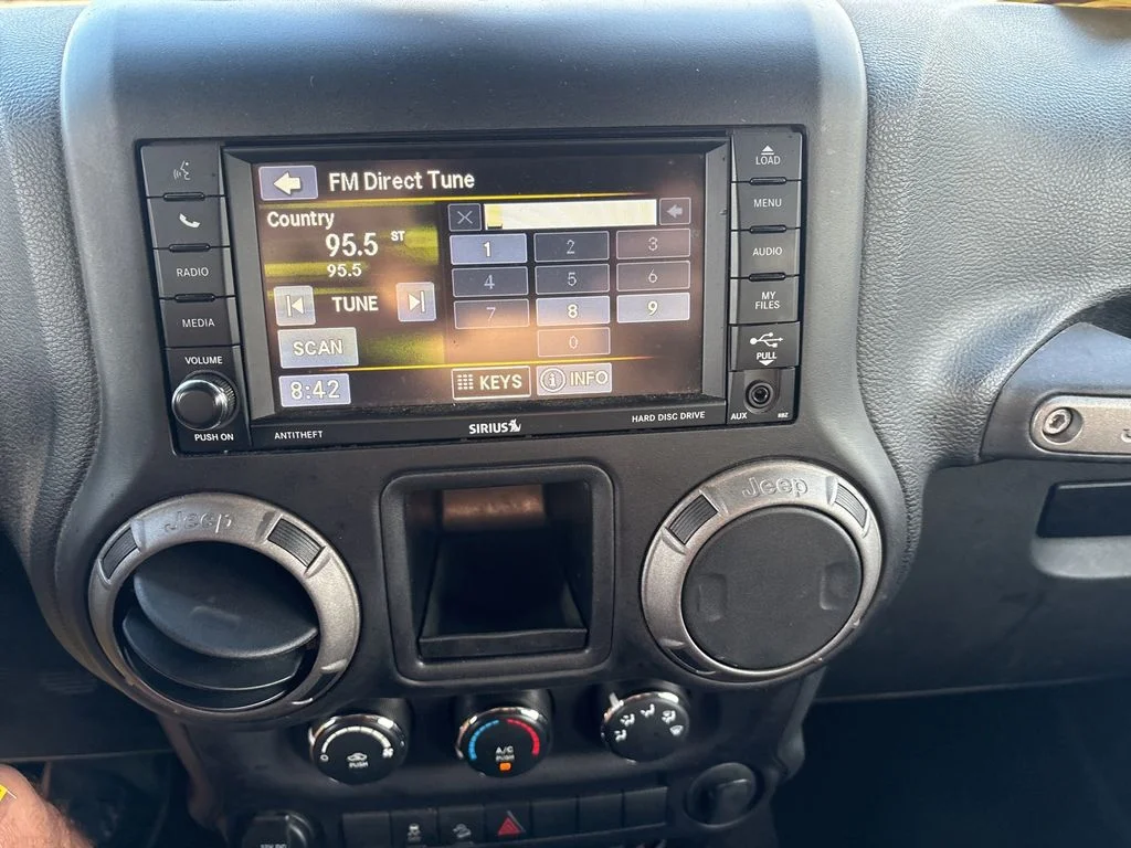 Used 2015 White Jeep Unlimited Sport image 13