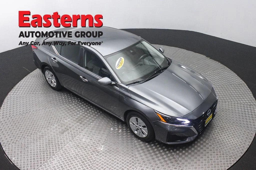 Used 2023 Gray Nissan 2.5 S image 3