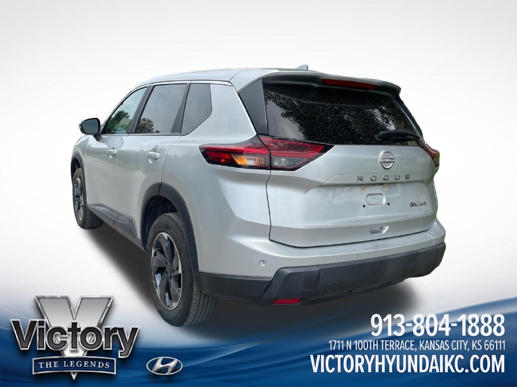 Used 2024 Silver Nissan SV image 3