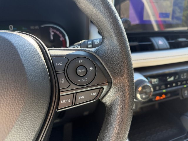 Certified Used 2025 Pearl Toyota XLE image 29