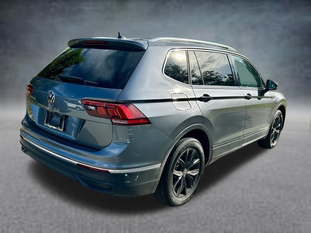 Used 2024 Gray Volkswagen 2.0T SE image 5