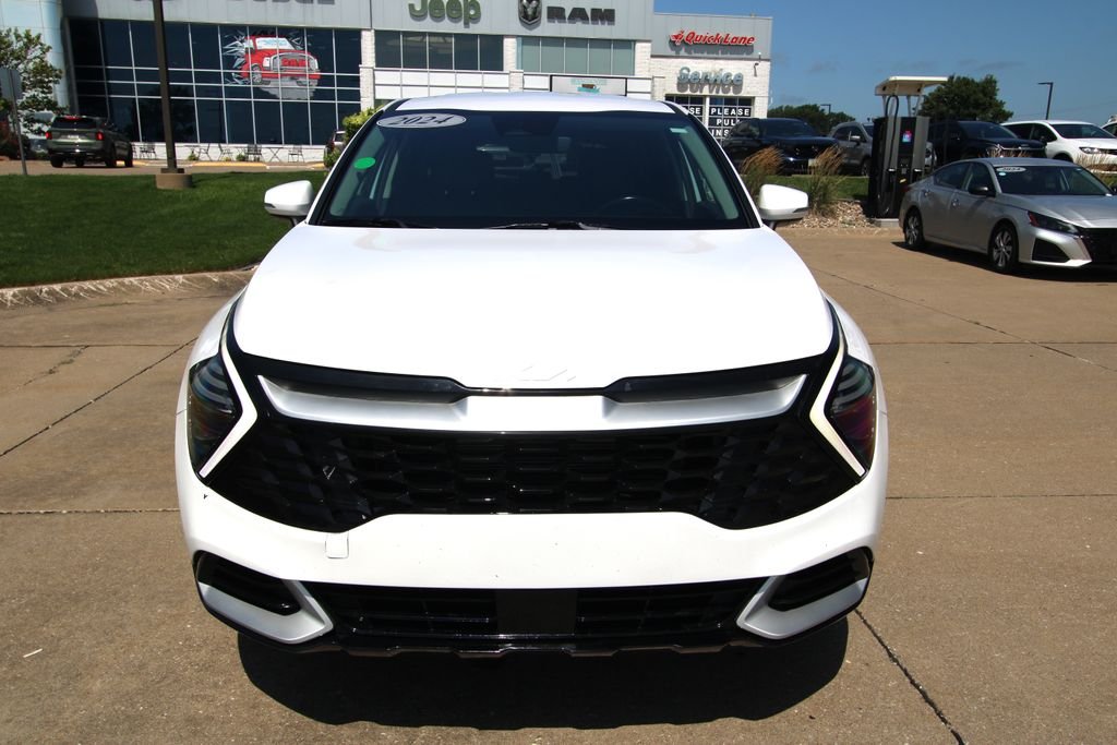 Used 2024 White Kia EX image 2