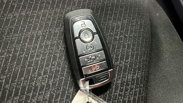Used 2024 Agate Black Metallic Ford XLT image 20