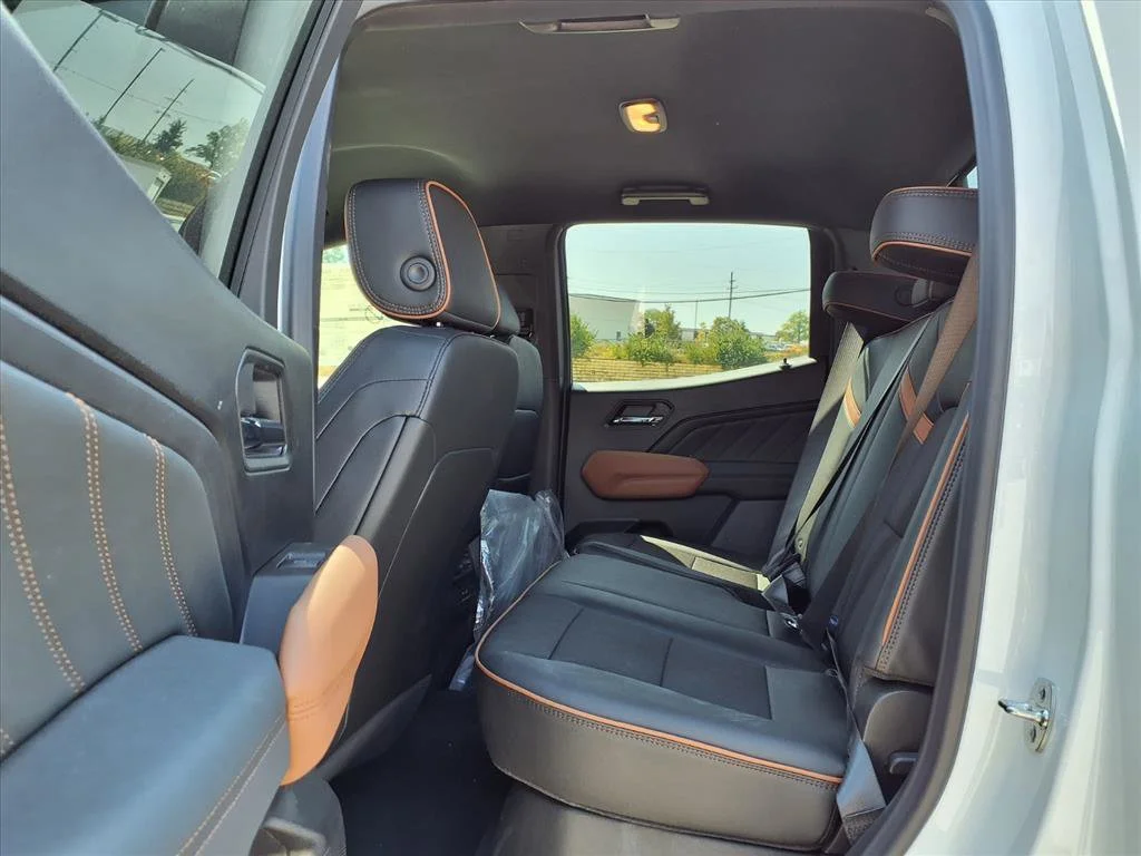 2026 GMC Canyon AT4 - Photo 16
