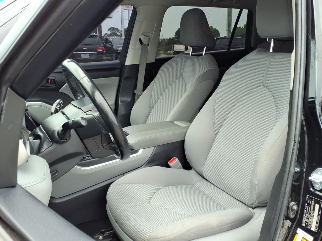 Used 2022 Midnight Black Metallic Toyota LE image 2